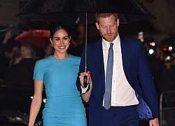 Loạt trang phục tái xuất London của Meghan Markle khiến báo chí tốn giấy mực