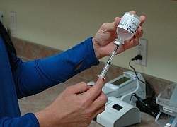 Mỹ bắt đầu thử nghiệm lâm sàng vaccine nCoV