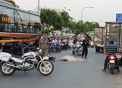 Nữ nhân viên ngân hàng bị xe buýt cán nát đôi chân