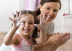 Parent coach Linh Phan hướng dẫn cha mẹ cách nói chuyện với con về dịch bệnh, chỉ ra những lưu ý quan trọng