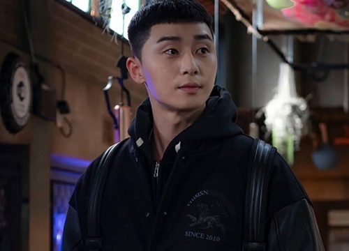 Park Seo Joon diện đồ cá tính thế nào trong phim 'Itaewon Class'