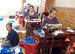 Phụ nữ huyện Châu Thành may gần 10.000 khẩu trang vải phát miễn phí