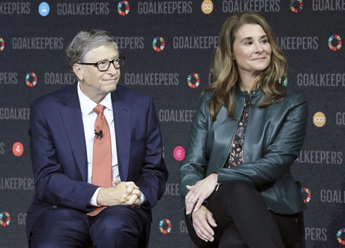 Bill Gates: 'Dịch bệnh còn nguy hiểm hơn chiến tranh'