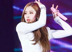 BlackPink Rosé và trang phục màu trắng chính xác sinh ra là dành cho nhau