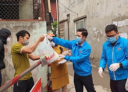 'Con lên đường chống dịch, bố mẹ ở nhà yên tâm nhé'