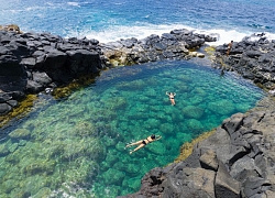 Hồ bơi tự nhiên nằm sát biển hút khách ở Hawaii