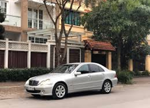 Rẻ gấp 7 lần bản mới, Mercedes-Benz C 180 cũ được bán lại với giá chỉ 195 triệu đồng