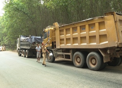 Phát hiện hàng loạt xe quá tải tại Thừa Thiên Huế