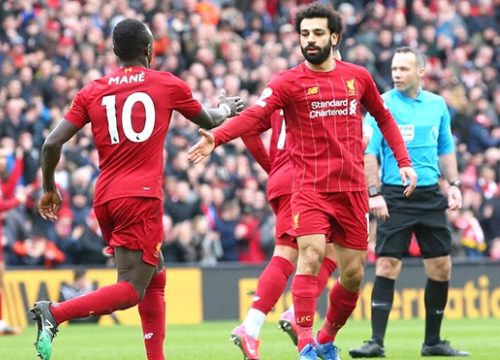 Premier League tạm dừng, Liverpool lo lắng