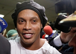 Ronaldinho làm đồ gỗ trong thời gian ở tù