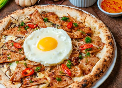 Tròn mắt kinh ngạc với món pizza cơm tấm sườn bì trứng