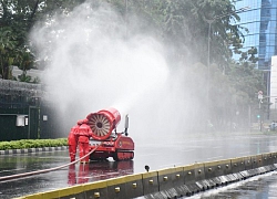 Ảnh: Jakarta phun thuốc khử trùng toàn thành phố ngăn dịch Covid-19