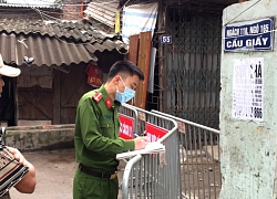 Bộ trưởng Bộ Công an: &#8220;Đi từng ngõ, gõ từng nhà&#8221; rà soát người nước ngoài nhập cảnh VN