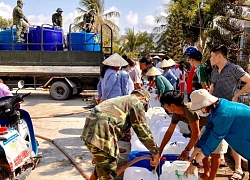 Đồn Biên phòng Tân Thành cấp nước ngọt miễn phí cho nhân dân trên địa bàn