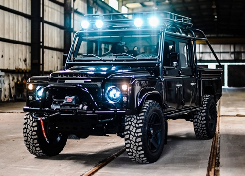 Gần 190.000 USD cho bản độ Land Rover Defender đời 1992