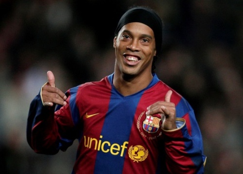 Ronaldinho dẫn đầu đội hình đắt giá nhất thế giới năm 2004