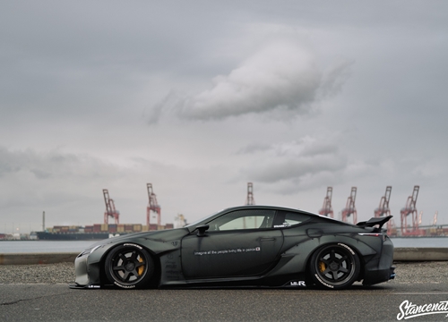 Hình ảnh Lexus LC500 độ Liberty Walk màu đen nhám cực "ngầu"