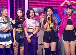 ITZY nhận "kết đắng" khi đổi line hát cho nhau: Lộ giọng hát live yếu kém, chênh phô, nghe mà thấy mệt giùm!