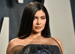 Kylie Jenner ủng hộ một triệu USD sau khi bị chê keo kiệt