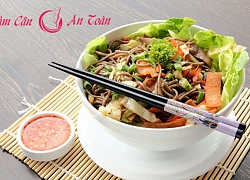 Cuối tuần làm mì trộn salad kiểu Thái chiêu đãi cả nhà