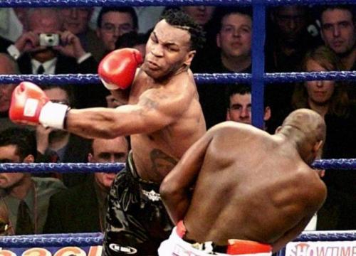 Rúng động 21 năm: Mike Tyson "sát khí đằng đằng" trở lại sau vụ cắn tai