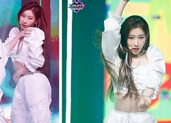 Một pha cắt outfit 'đi vào lòng đất' của stylist ITZY: Lấy underwear làm áo bra cho Ryujin?