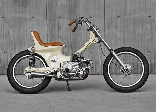 Bản sao Honda Cub độ chopper yên đơn độc đáo