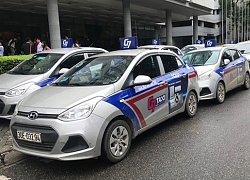 Cách ly xã hội: Cho phép taxi đón khách ở sân bay Nội Bài và ga Hà Nội