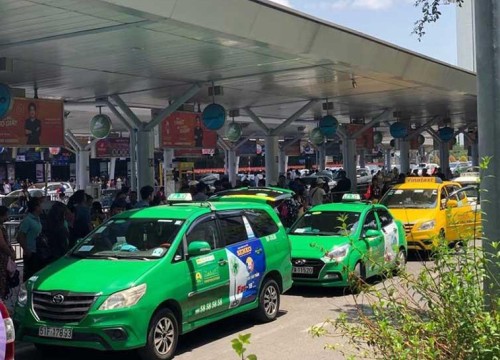 Covid-19: TP.HCM bố trí 200 taxi hỗ trợ cấp cứu miễn phí cho người dân