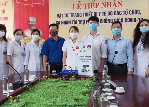 Học sinh chế máy rửa tay tự động tặng cơ sở y tế