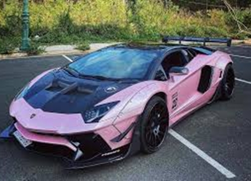 Học theo dân chơi Nhật, đại gia Việt nâng cấp Lamborghini Aventador Liberty Walk theo phong cách 'nữ tính' hơn bao giờ hết