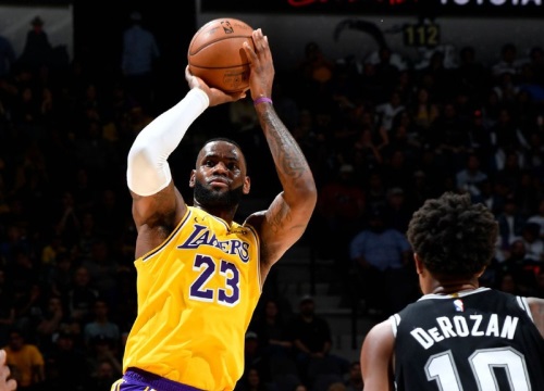 LeBron James và 3 bí quyết duy trì phong độ ở tuổi 35