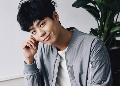 Loạt MC từ đông sang tây bị đồng nghiệp "chơi khăm": Irene khiến Park Bo Gum hú hồn trên truyền hình