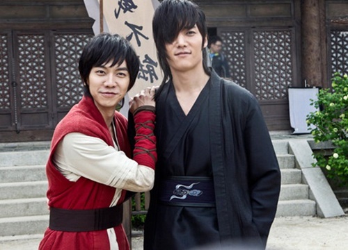 Rộ tin Lee Seung Gi và Choi Jin Hyuk đóng phim mới: Gia đình "thần thú" trong "Gu Family Book" tái hợp sau 7 năm?