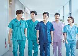 Sức mạnh của 'Hospital Playlist': Jo Jong Suk chỉ hát chơi cũng giúp bản hit 20 năm hồi sinh mạnh mẽ