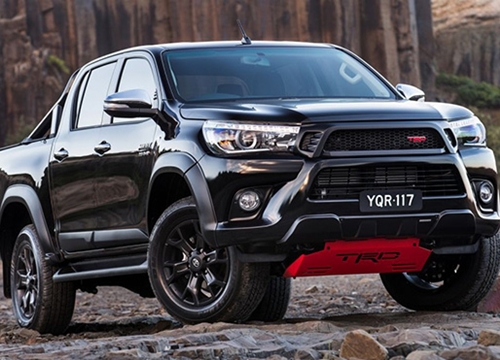 Toyota dự kiến trình làng Hilux GR cạnh tranh Ford Raptor