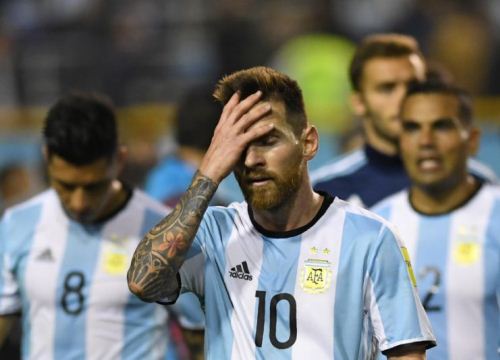 Aguero bảo vệ Messi, đáp trả lời chỉ trích từ người dân Argentina