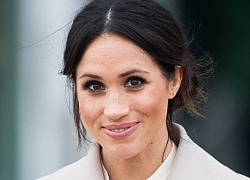 Meghan Markle trong lần xuất hiện mới nhất: Tóc tai gọn gàng, ăn vận trẻ xinh và tiện thể "dằn mặt" dư luận bằng món phụ kiện đặc biệt