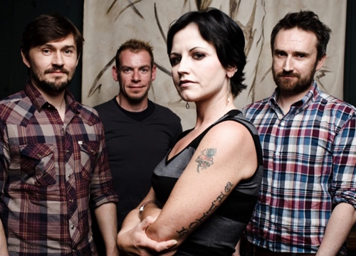 MV "Zombie" của ban nhạc The Cranberries trở thành sản phẩm thứ sáu thuộc thế kỉ 20 cán mốc tỉ view