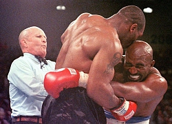 Số phận bi đát của huyền thoại quyền Anh bị Mike Tyson cắn đứt tai: Nửa tỷ đô bốc hơi, phải bán nhà, bán nhẫn, bán cả huy chương trả nợ