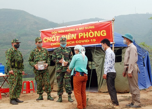 Học viên Biên phòng lên chốt chống dịch