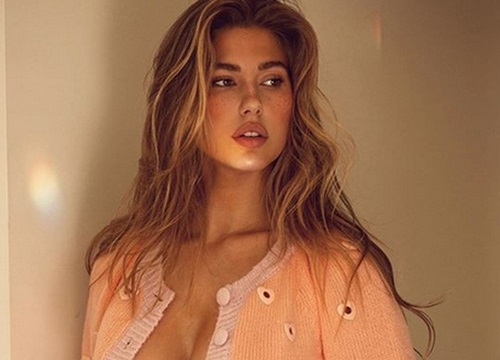 Ở nhà chống dịch, Kara Del Toro liên tục tung ảnh gợi cảm