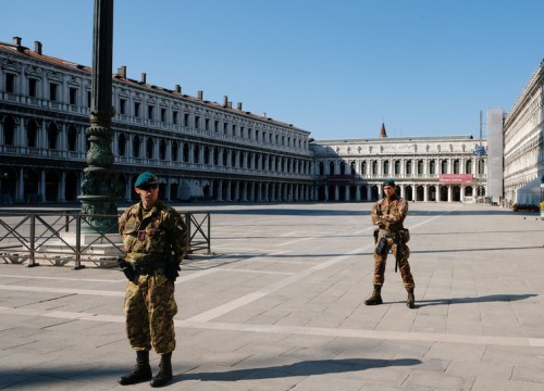 Số ca tử vong vì Covid-19 giảm mạnh, Italia chuẩn bị vào giai đoạn 2 chống dịch