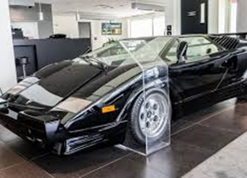 Siêu xe Lamborghini Countach phiên bản đặc biệt 'mới 99%' bất ngờ được rao bán