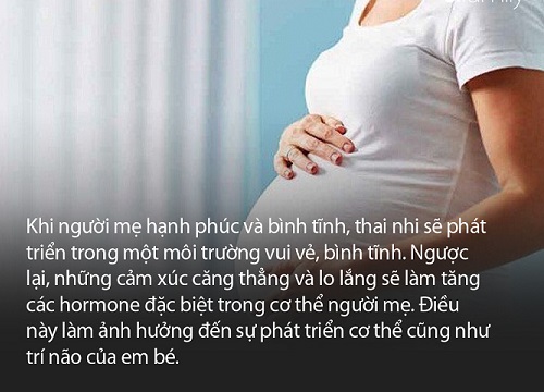 Bức ảnh siêu âm chụp lại khoảnh khắc em bé giơ tay chữ V như để nói với mẹ "Mọi chuyện sẽ ổn thôi!" đốn tim hàng nghìn người