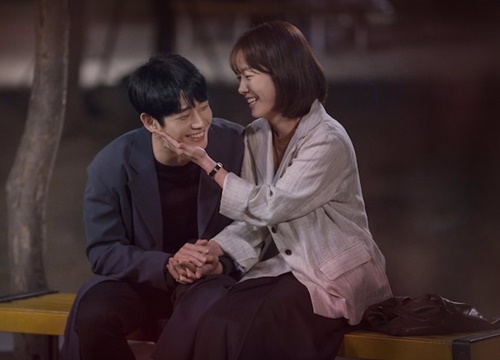 Chỉ hot nhờ Son Ye Jin - Han Ji Min: Rating phim của Jung Hae In thấp thê thảm, bị cắt 4 tập!