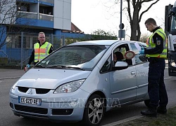 Dịch COVID-19: EC hối thúc các nước Schengen kéo dài lệnh hạn chế đi lại