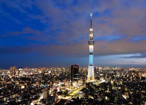 Đứng trên Tokyo Skytree cao 450 mét thời gian trôi nhanh hơn?