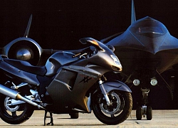 &#8220;Hắc ưng&#8221; Blackbird của Honda đả bại Ninja ZX-11 gây chấn động làng xe