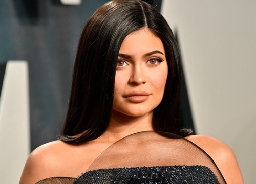 Kylie Jenner tiếp tục là tỷ phú tự thân trẻ nhất thế giới